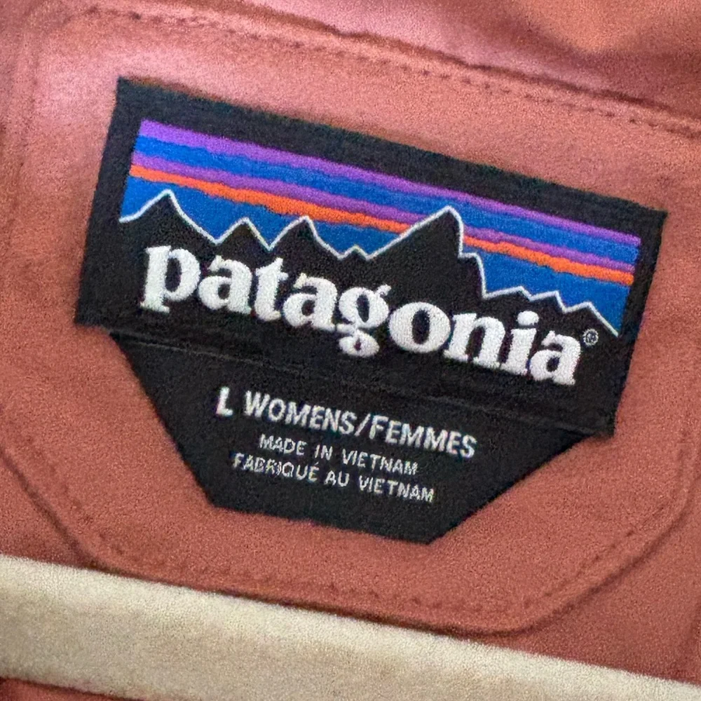 Patagonia Quilted Puffer Jacket in Rust - Picture 3 of 4